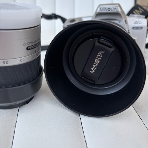 Vintage Minolta QTSI Maxxum 35 mm Film Camera with 70-210 & 35-80 AF Zoom Lens - Picture 5 of 17